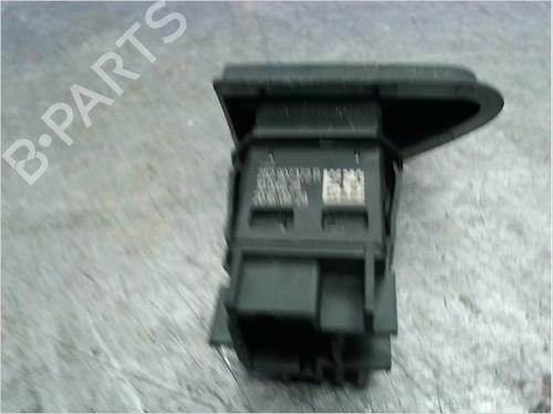 Used Warning switch RENAULT CAPTUR I (J5_, H5_) 0.9 TCe 90 (90 hp) 13111950