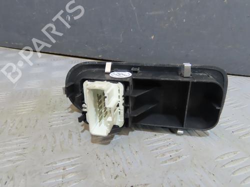 Used Left front window switch RENAULT CLIO III Grandtour (KR0/1_) 1.5 dCi (KR0G) (68 hp) 30403977