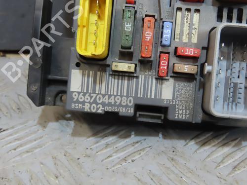 Used Fuse box PEUGEOT 407 SW (6E_, 6D_) 2.0 HDi (140 hp) 30366592