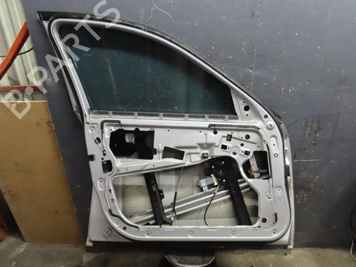 Used Left front door BMW 5 (E60) 523 i (177 hp) 23115048