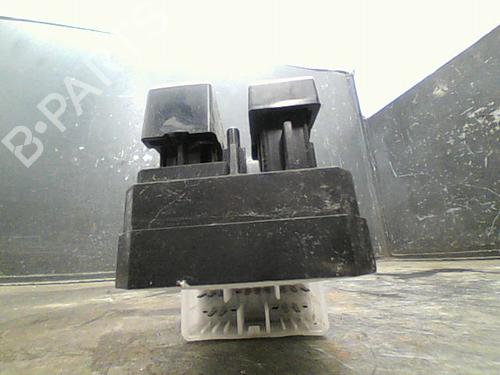 Used Left front window switch SUZUKI SWIFT III (MZ, EZ) 1.3 (RS413, ZC11S) (92 hp) 10766097