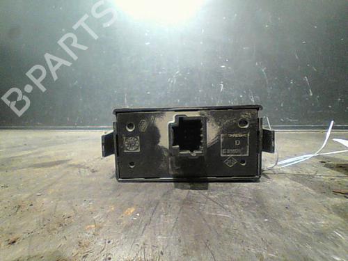 Used Warning switch RENAULT MASTER III Van (FV) 2.3 dCi 135 FWD (FV0N, FV08, FV06, FV00, FV1S) (136 hp) 10761734