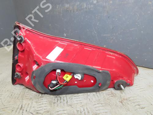 Piloto izquierdo del maletero HYUNDAI TUCSON (TL, TLE) 1.7 CRDi (116 hp) 30978773