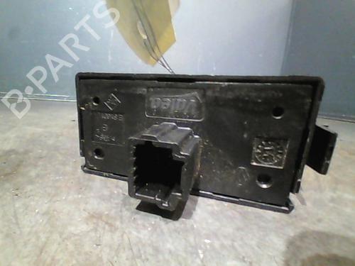 Used Warning switch DACIA SANDERO II TCe 90 (B8M1, B8MA, B8AC) (90 hp) 10761756