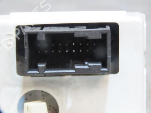 Used Display monitor PEUGEOT 1007 (KM_) 1.4 HDi (68 hp) 24442498