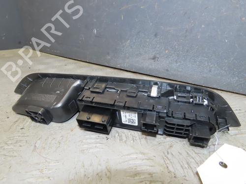 Used Left front window switch Left front window switch PEUGEOT 208 II (UB_, UP_, UW_, UJ_) 1.5 BlueHDI 100 (102 hp) 34229696 34229696