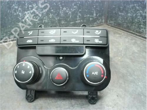 Used Climate control HYUNDAI i30 (FD) 1.6 CRDi (90 hp) 23113752
