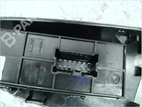 Switch NISSAN JUKE (F15) 1.2 DIG-T | BP12128634I30