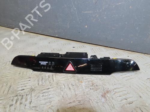 Warnblinkschalter für HYUNDAI TUCSON (TL, TLE) 1.7 CRDi (116 hp) 31366756