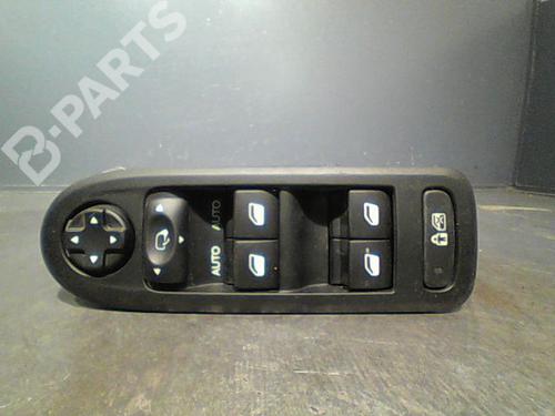 Used Left front window switch Left front window switch CITROËN C3 II (SC_) 1.6 HDi 90 (90 hp) 10766221 10766221