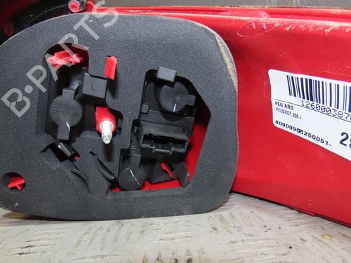 Used Left taillight PEUGEOT 206+ (2L_, 2M_) 1.4 i (2LKFWA, 2MKFWA) (75 hp) 28801330