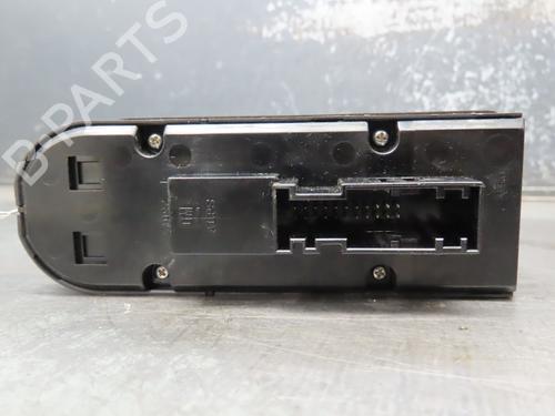 Used Left front window switch OPEL ZAFIRA / ZAFIRA FAMILY B (A05) 1.7 CDTI (M75) (125 hp) 17469209