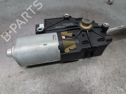 Moteur du toit ouvrant RENAULT MEGANE II Estate (KM0/1_) [2003-2012]  23116086