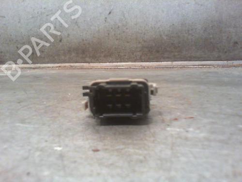 Used Right rear window switch RENAULT MODUS / GRAND MODUS (F/JP0_) 1.5 dCi (FP0F, JP0F) (86 hp) 23115577