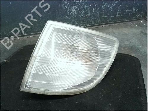 Used Left front indicator MERCEDES-BENZ VITO Bus (W638) 112 CDI 2.2 (638.194) (122 hp) 14979921