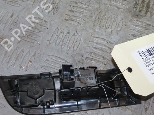 left-rear-window-switch-skoda-scala-nw1-2019-24705849 main image
