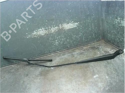 Used Front windshield wiper arm RENAULT TWINGO II (CN0_) 1.5 dCi (CN0U) (84 hp) 14873874