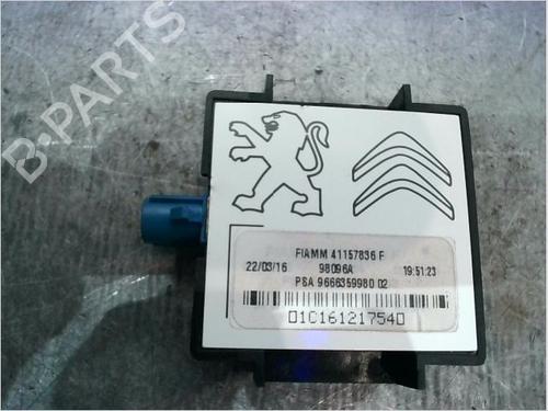 Antenne/Base PEUGEOT 508 I (8D_) 1.6 BlueHDi 120 (120 hp) 15273795