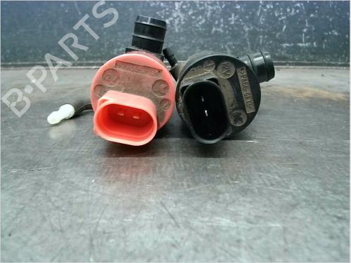 Used Washer pump TOYOTA YARIS (_P9_) 1.0 VVT-i (KSP90_, KSP90R) (69 hp) 14874047