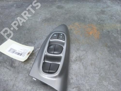 Used Left front window switch NISSAN JUKE (F15) 1.2 DIG-T (115 hp) 12128679