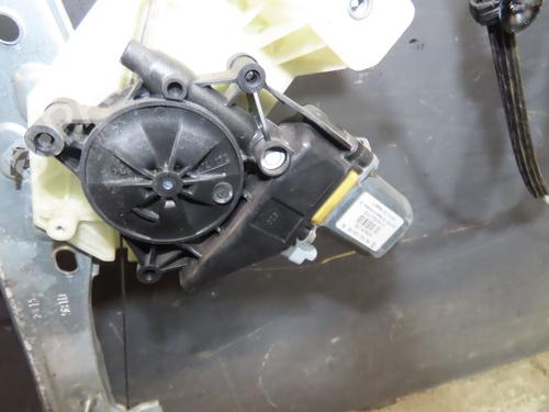 Used Front right window mechanism Front right window mechanism CITROËN C4 CACTUS 1.2 VTi 82 (82 hp) 33561744 33561744
