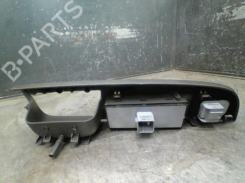 Used Left front window switch VW GOLF V Variant (1K5) 1.9 TDI (105 hp) 10766175
