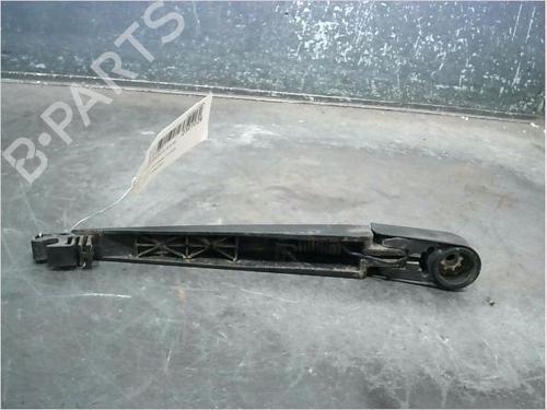 Used Rear windshield wiper arm SUZUKI GRAND VITARA II (JT, TE, TD) 1.9 DDiS All-wheel Drive (JT419, TD44, JB419WD, JB419XD,... (129 hp) 15378011