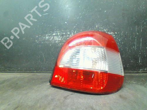Used Right taillight RENAULT SCÉNIC I MPV (JA0/1_, FA0_) 1.9 dCi (JA05, JA1F) (102 hp) 10768570