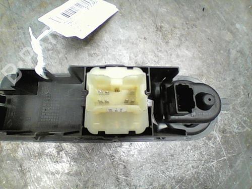Used Left front window switch RENAULT CLIO IV (BH_) 1.5 dCi 75 (75 hp) 10766136