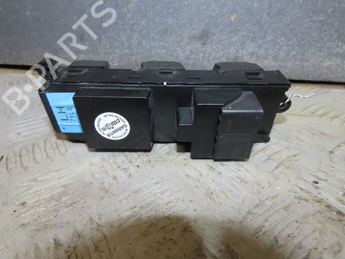 Used Left front window switch Left front window switch DACIA SANDERO 1.6 MPI 85 (BS03) (84 hp) 21563750 21563750