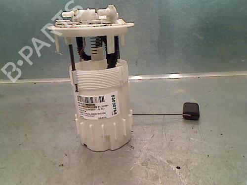 Used Fuel pump RENAULT MEGANE II Saloon (LM0/1_) [2003-2025]  23111541