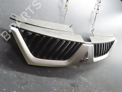 Used Grille MITSUBISHI OUTLANDER II (CW_W) 2.0 DI-D (CW8W) (140 hp) 23114424