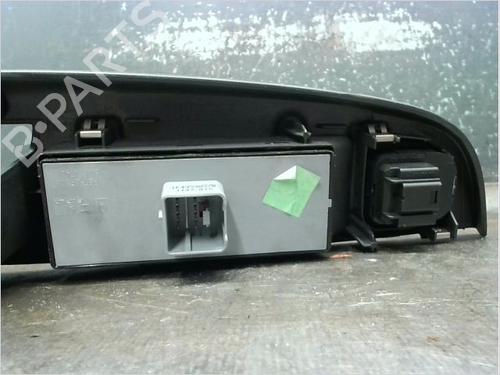 Used Left front window switch VW GOLF V (1K1) 1.9 TDI (105 hp) 11822993