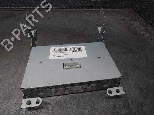 Used Display monitor NISSAN X-TRAIL II (T31) 2.0 dCi 4x4 (173 hp) 20710661