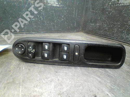 Used Left front window switch PEUGEOT 407 (6D_) 3.0 (6DXFVJ) (211 hp) 10766124