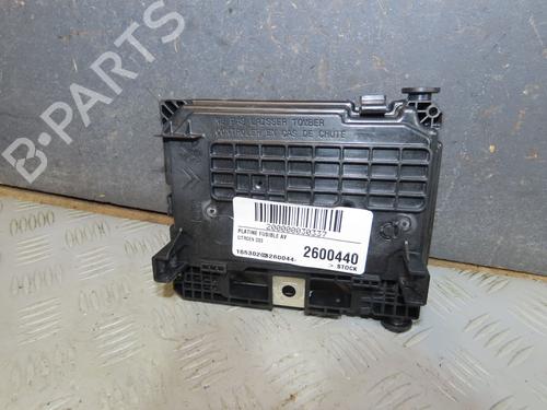 Used Fuse box Fuse box 38341560 38341560