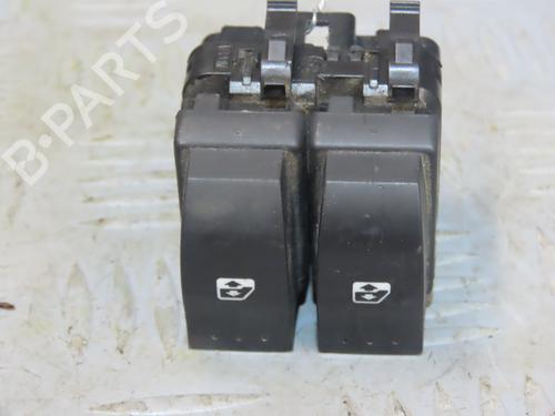 Used Left front window switch RENAULT MEGANE II (BM0/1_, CM0/1_) 1.5 dCi (BM1F, CM1F) (86 hp) 30403978