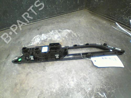 Used Left front window switch RENAULT CLIO IV (BH_) 0.9 TCe 75 (BHNP) (76 hp) 10766128