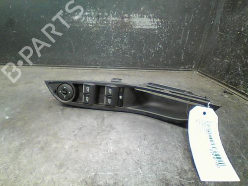 Used Left front window switch FORD FOCUS III 1.0 EcoBoost (125 hp) 10766180