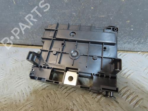Used Fuse box Fuse box 36850162 36850162