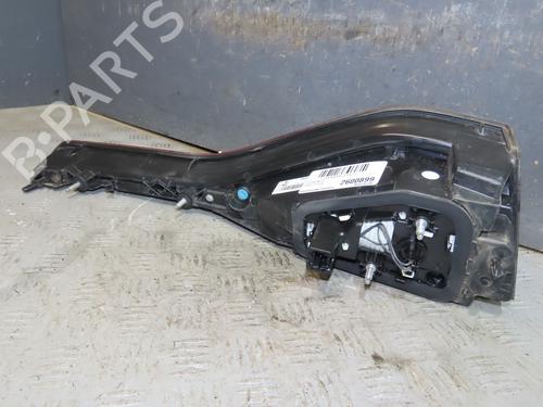 right-tailgate-light-renault-megane-iv-hatchback-b9amn_-2015-40162832 main image