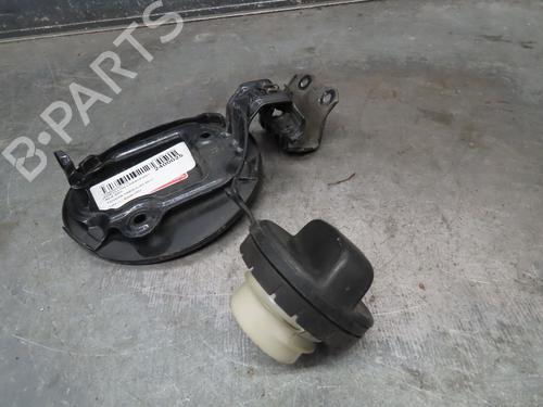 Used Fuel flap TOYOTA YARIS (_P13_) 1.4 D (NLP130_, NLP130) (90 hp) 17134312