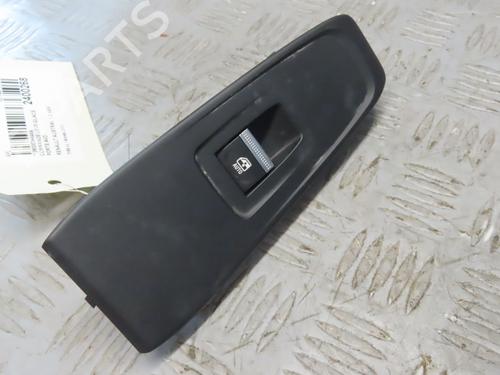 switch-renault-austral-e-tech-200-hybrid-hgm2-254201060r-2022-19497861 main image