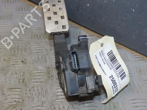 pedal-renault-megane-iii-hatchback-bz01_-b3_-2008-32277363 main image