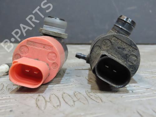 Used Washer pump TOYOTA YARIS (_P9_) 1.4 D-4D (NLP90_, NLP90R) (90 hp) 26511748