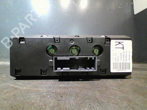 Used Display monitor OPEL MERIVA A MPV (X03) 1.7 DTI (E75) (75 hp) 11211491