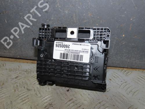 Used Fuse box Fuse box 38313308 38313308