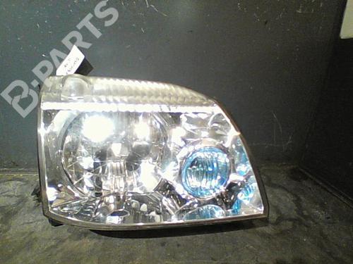 Used Right headlight NISSAN X-TRAIL I (T30) 2.2 dCi 4x4 (136 hp) 10767943