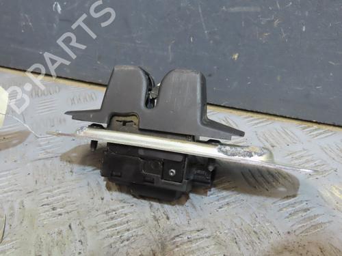 Used Tailgate lock RENAULT ESPACE IV (JK0/1_) 2.0 dCi (JK02, JK03) (131 hp) 31366777