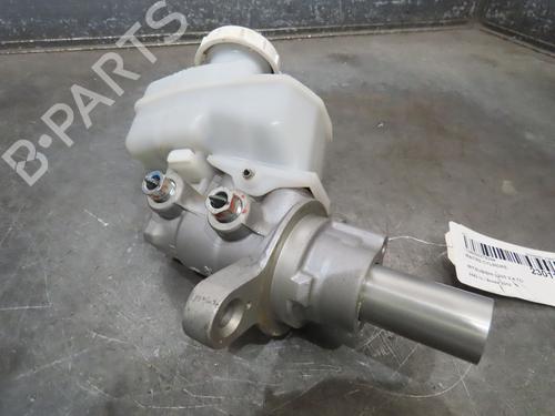 Used Brake master cylinder MITSUBISHI L200 / TRITON (KJ_, KK_, KL_) 2.4 DI-D 4WD (KL1T) (181 hp) 16159190